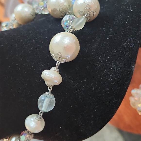 Faux pearl, glass, and ab glass crystals necklace and earrings. - Picture 5 of 7